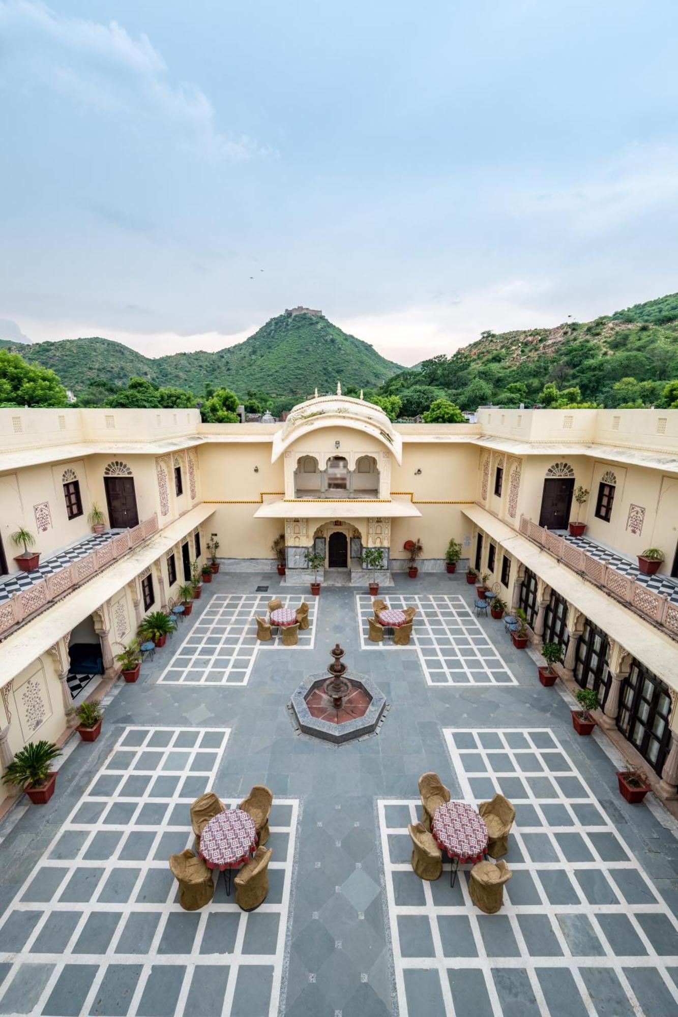 Dhulagarh Heritage Palace Hotel Near Jaipur Banskhoh ภายนอก รูปภาพ