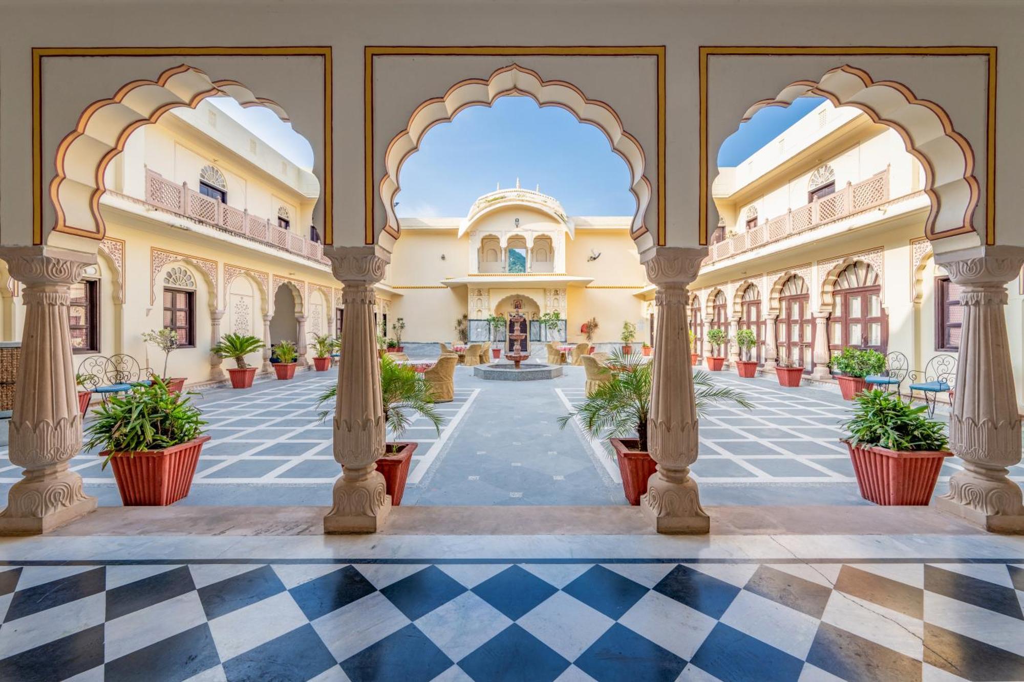 Dhulagarh Heritage Palace Hotel Near Jaipur Banskhoh ภายนอก รูปภาพ