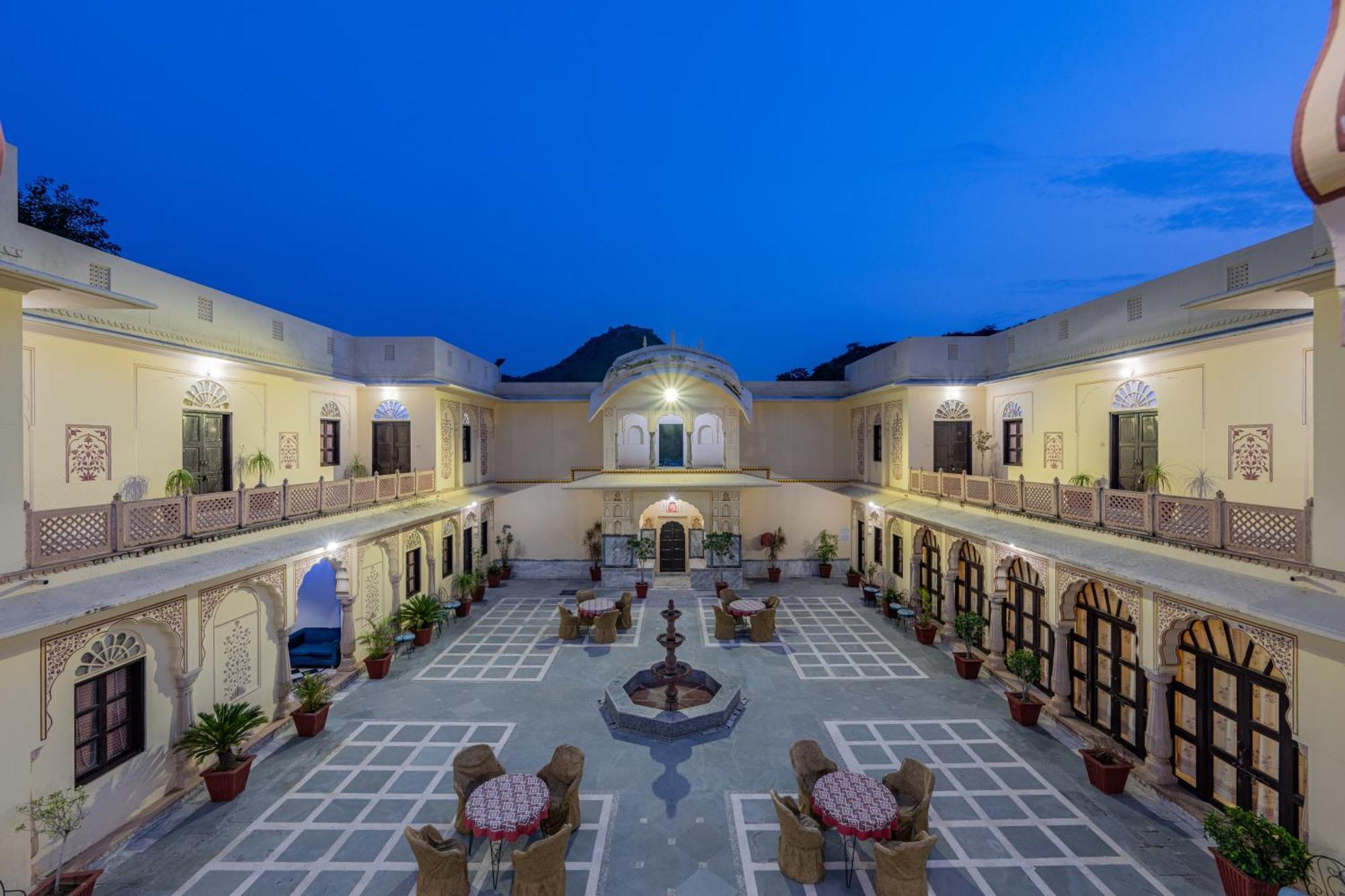 Dhulagarh Heritage Palace Hotel Near Jaipur Banskhoh ภายนอก รูปภาพ