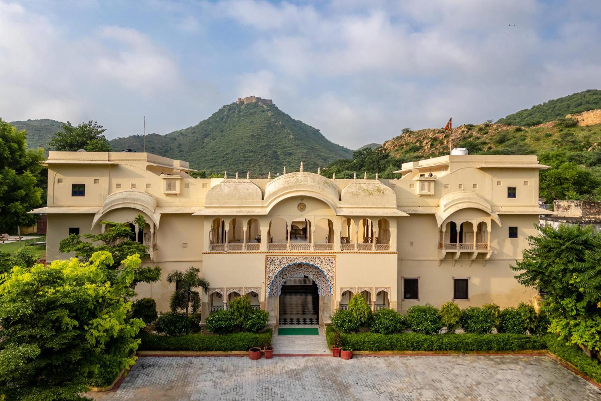 Dhulagarh Heritage Palace Hotel Near Jaipur Banskhoh ภายนอก รูปภาพ