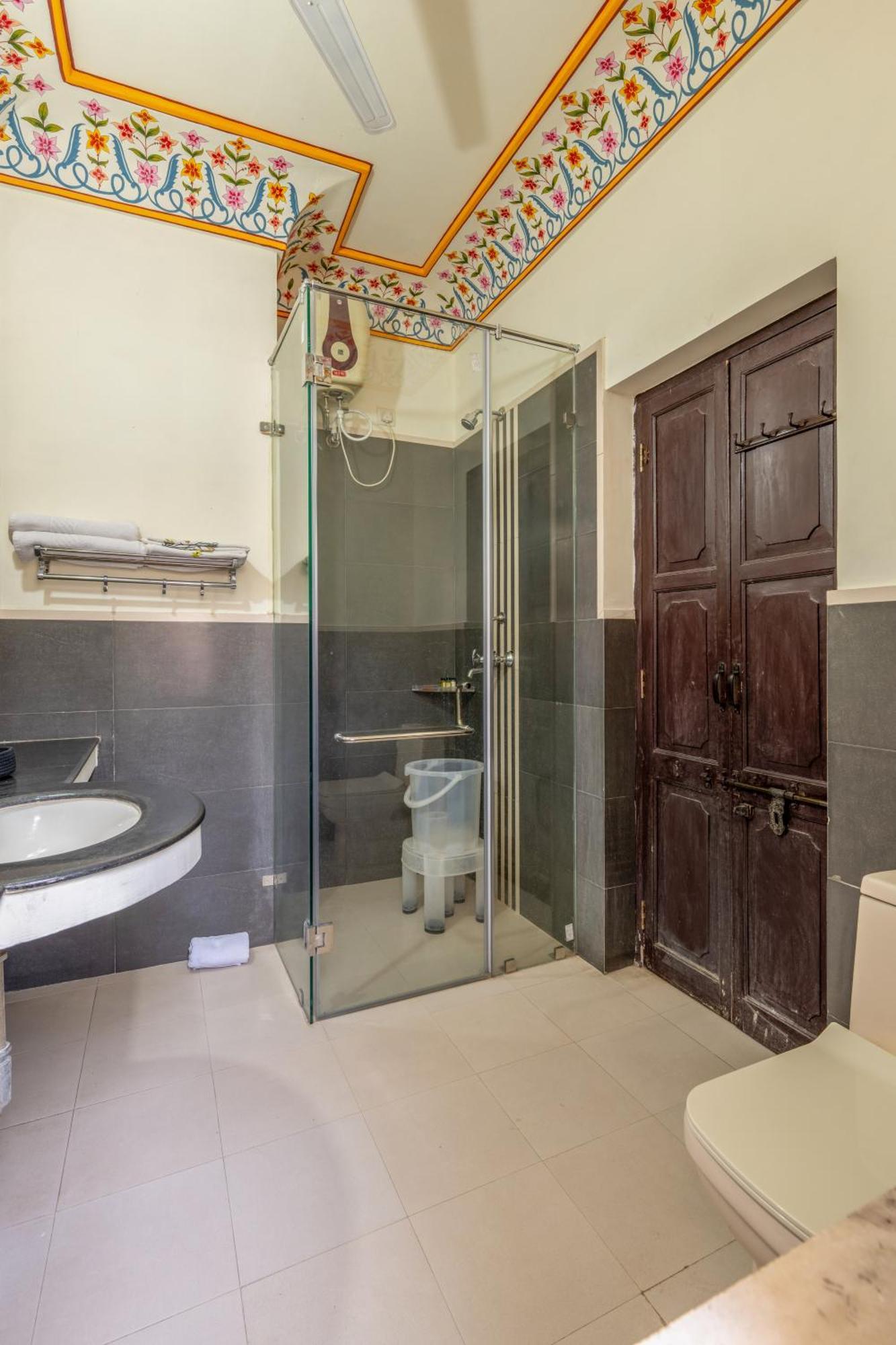 Dhulagarh Heritage Palace Hotel Near Jaipur Banskhoh ภายนอก รูปภาพ